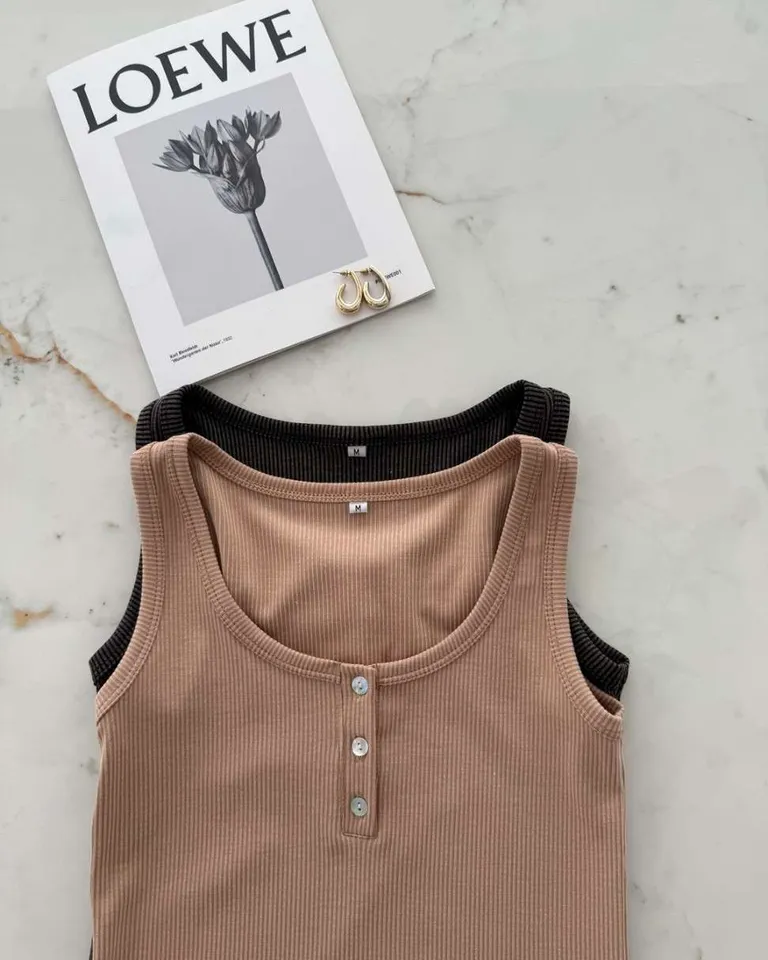 Musculosa de Algodón Rosada con Detalles en Botones de Hesed en Tops para argentina