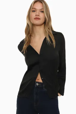 Camisa de satén arrugada de Lefties en Camisas para argentina