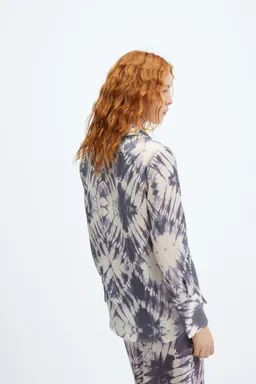 Camisa tiedye satinada de Mango en Camisas para argentina