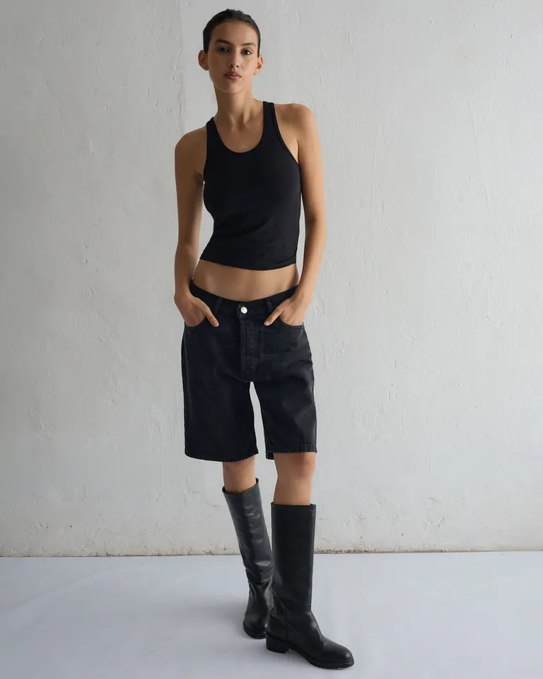 Bermuda de denim negro de corte holgado y diseño casual para mujer de Ay Not Dead en Shorts para argentina