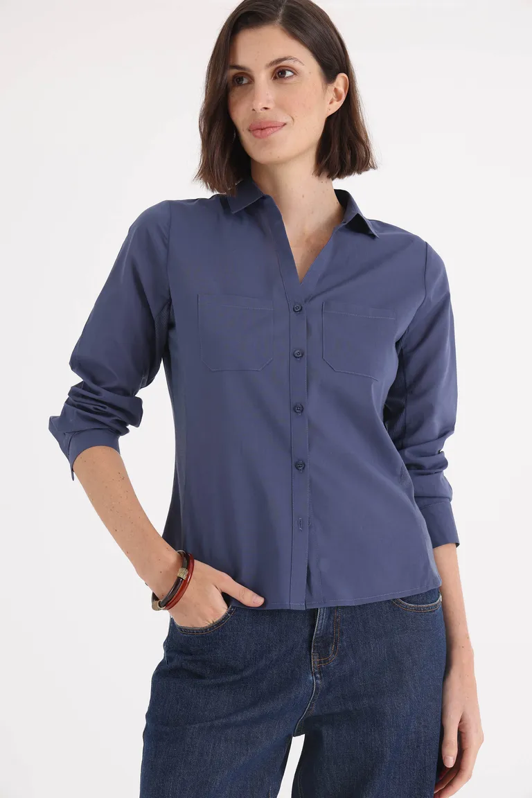Camisa de mujer con cuello clásico y cierre de botones frontales para un look casual y elegante de Yagmour en Camisas para argentina