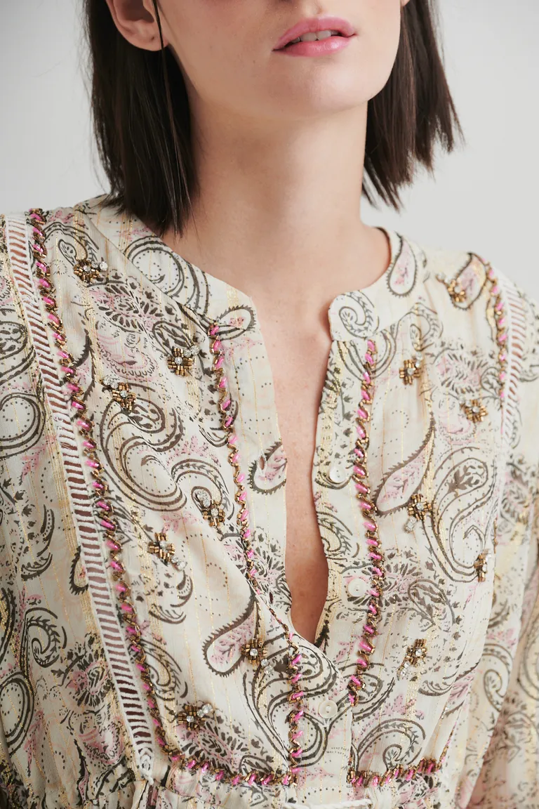 Vestido corto de estilo bohemio con estampado paisley y detalles en la cintura de Sweet en Vestidos para argentina