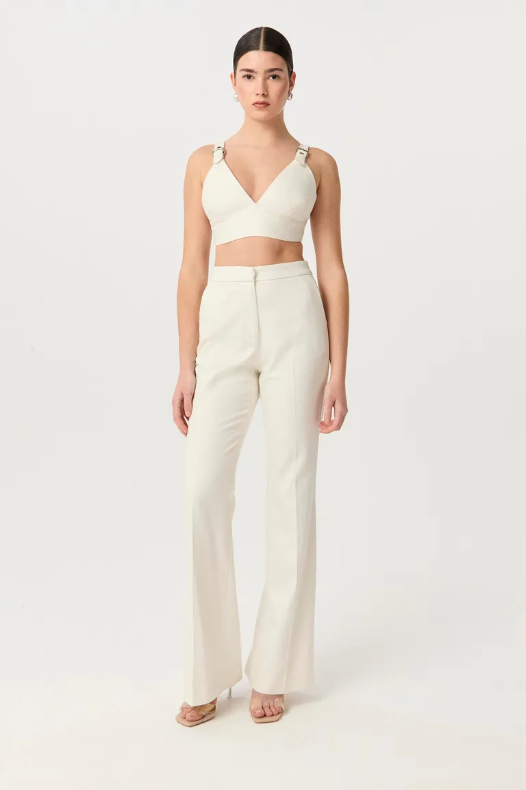 Top de lino y viscosa con diseño anatómico y detalles metálicos de Markova en Tops para argentina