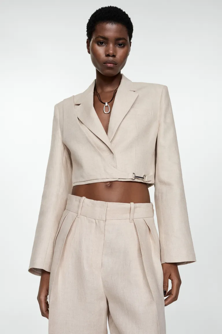 Blazer lino crop cruzada de Mango en Blazers para argentina