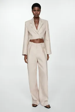 Blazer lino crop cruzada de Mango en Blazers para argentina