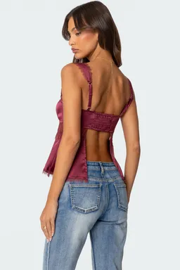 Top satinado loryn detalle encaje de Edikted en Tops para argentina