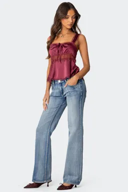 Top satinado loryn detalle encaje de Edikted en Tops para argentina