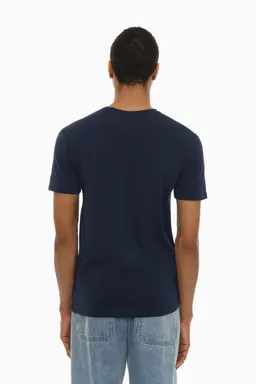 Remera entallada suave de Lefties en Remeras y Polos para argentina
