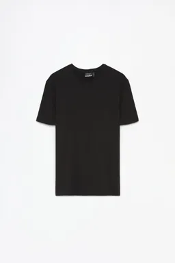Remera entallada suave de Lefties en Remeras y Polos para argentina