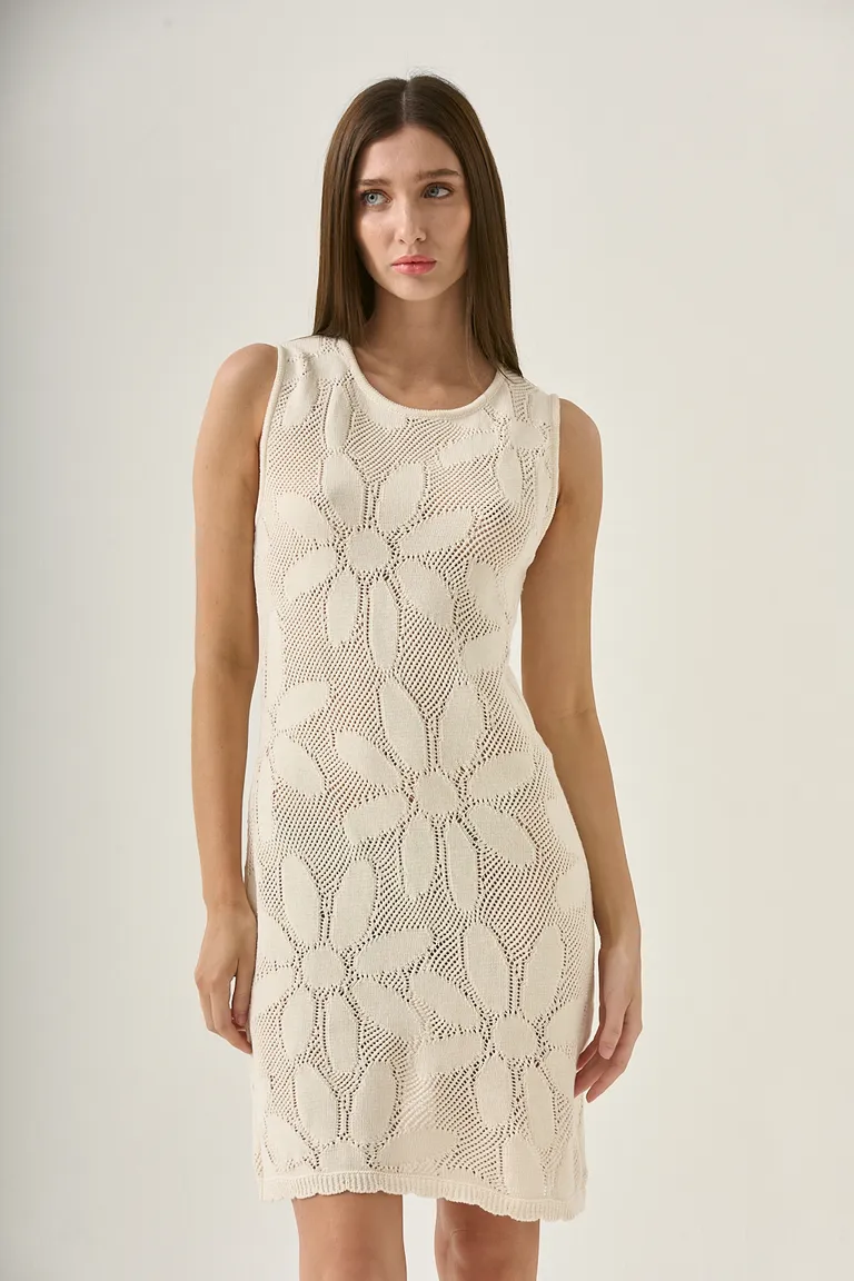 Vestido Magi: Diseño calado, corte al cuerpo y largo mini para un estilo veraniego moderno de Sweet en Vestidos para argentina