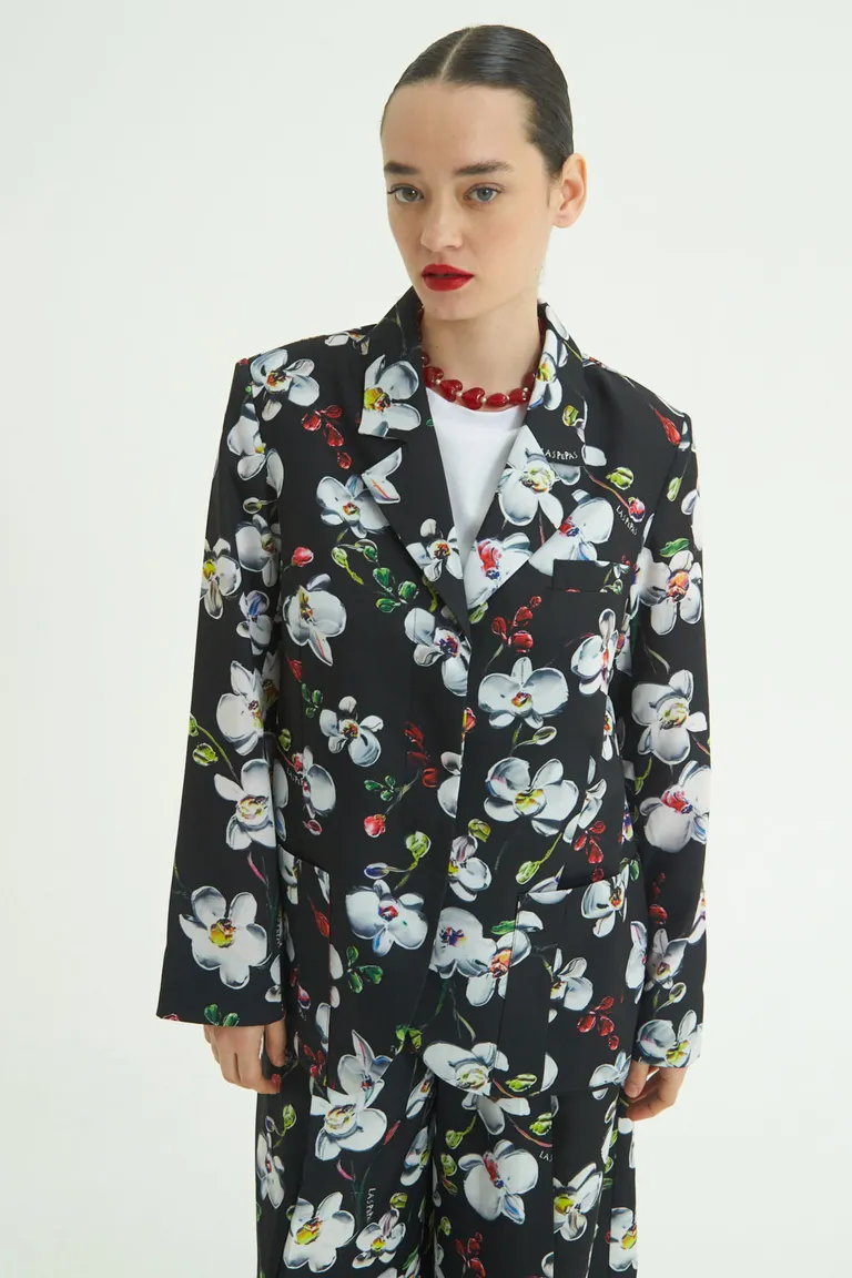 Saco Femenino Oversize con Estampado Floral en Tonos Oscuros de Las Pepas en Chaquetas para argentina