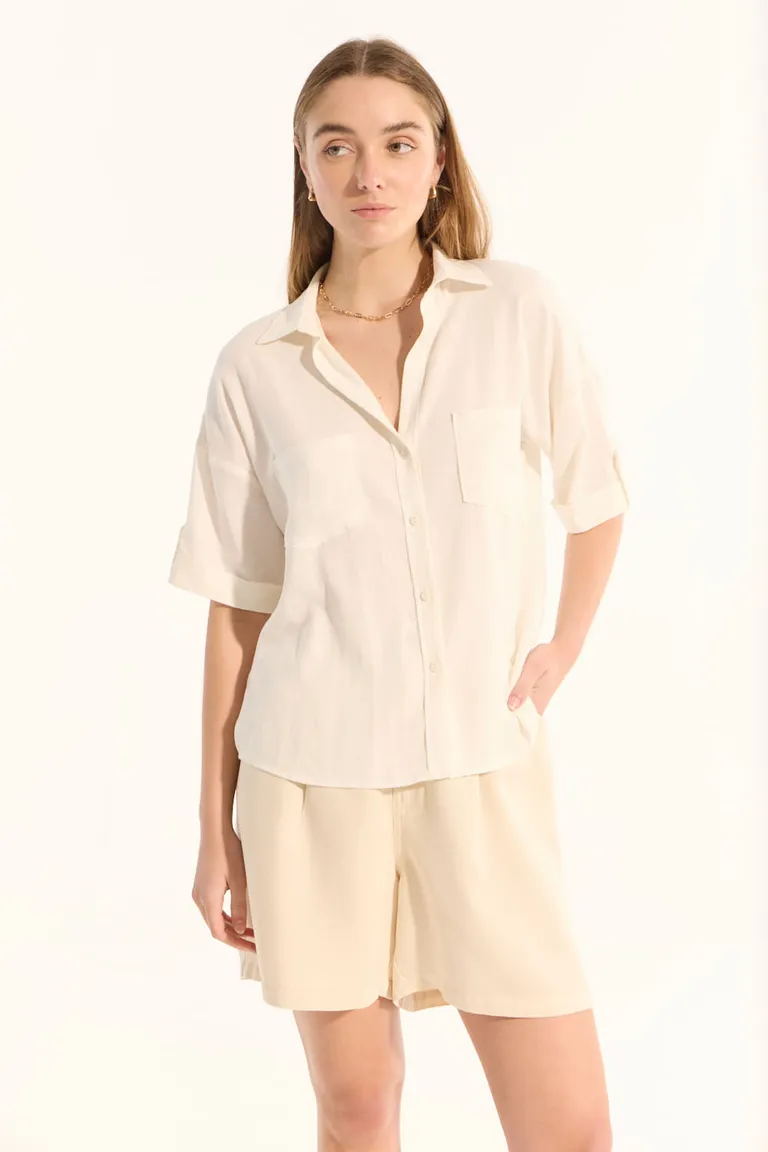 Camisa blanca de corte recto para mujer - Elegante y versátil de Portsaid en Camisas para argentina