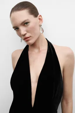 Mono terciopelo cuello halter de Mango en Monos para argentina
