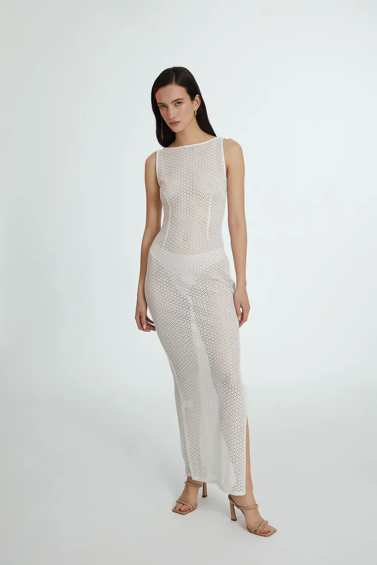 Vestido blanco de broderie hasta los tobillos con cuello alto y tajo lateral de Naíma en Vestidos para argentina