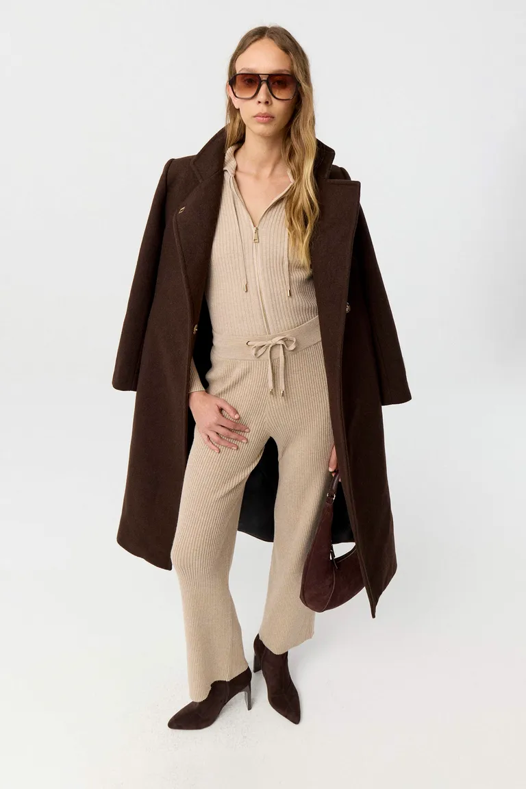 Sweater tejido con cierre central capucha y textura acanalada de Markova en Buzos y Sweaters para argentina