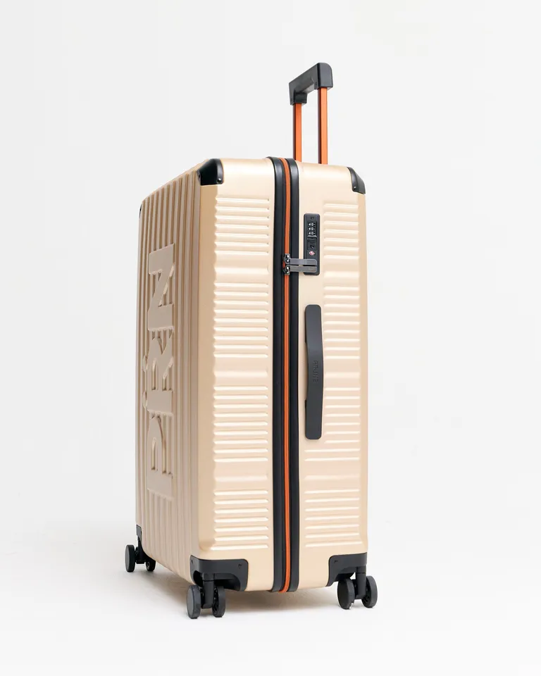 Valija beige de diseño minimalista y construcción resistente para viajes y salidas de Prüne en Maletines para argentina