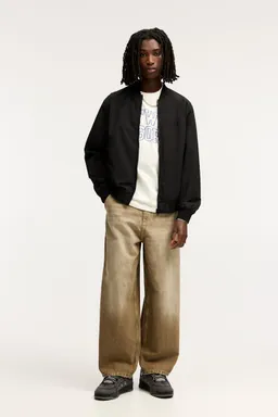 Chaqueta bomber ligera de Pull&Bear en Abrigos y Camperas para argentina
