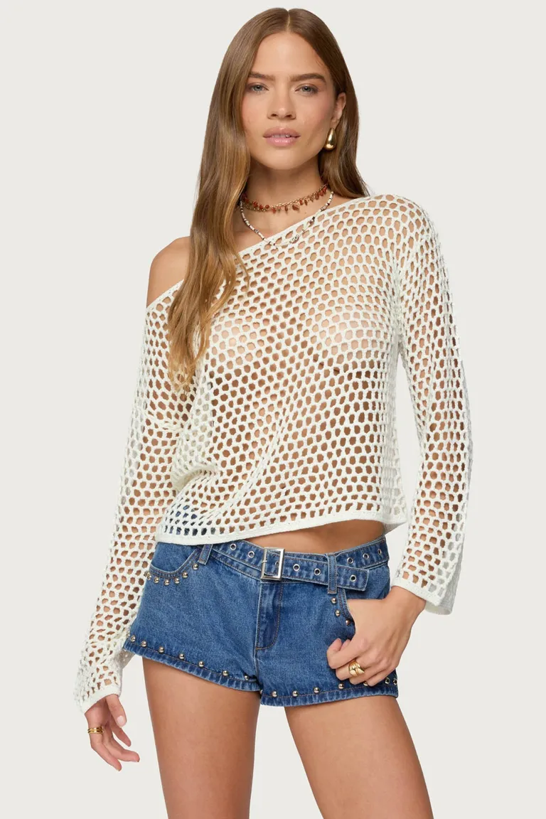 Kalley top crochet hombros descubiertos de Edikted en Tops para argentina