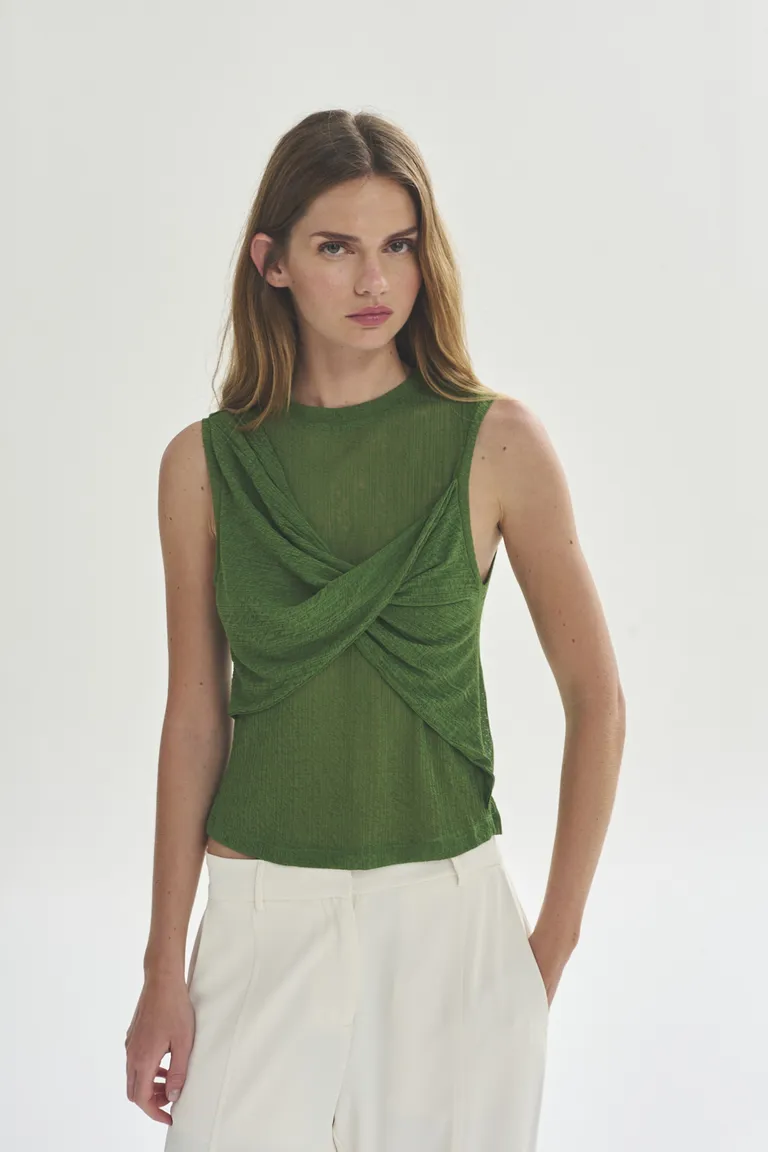 Top minimalista de corte recto y diseño elegante para mujer de Akiabara en Tops para argentina