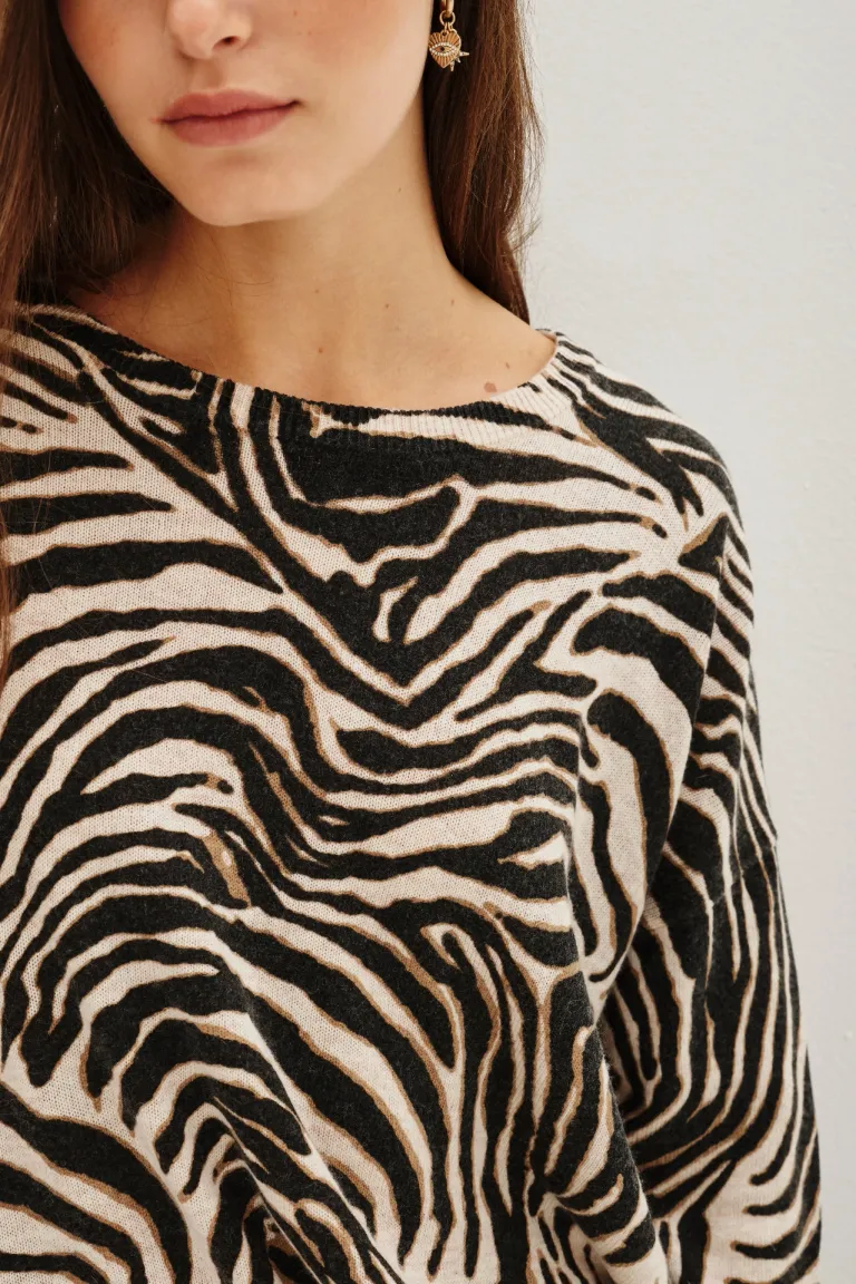 Sweater de mujer con cuello redondo y diseño animal print de ajuste holgado de Rapsodia en Buzos y Sweaters para argentina