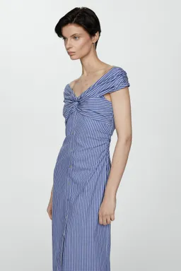 Vestido rayas hombros descubiertos de Mango en Vestidos para argentina