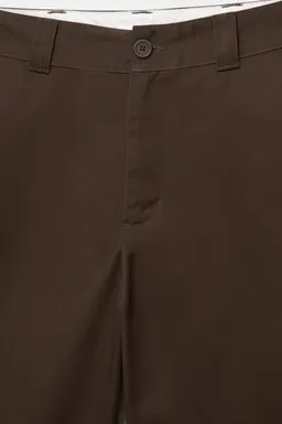 Bermuda chino skater de Pull&Bear en Bermudas y Shorts para argentina