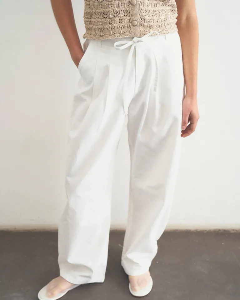 Pantalón baggy blanco de tiro medio con detalles elegantes y cómodos de Sky en Pantalones para argentina