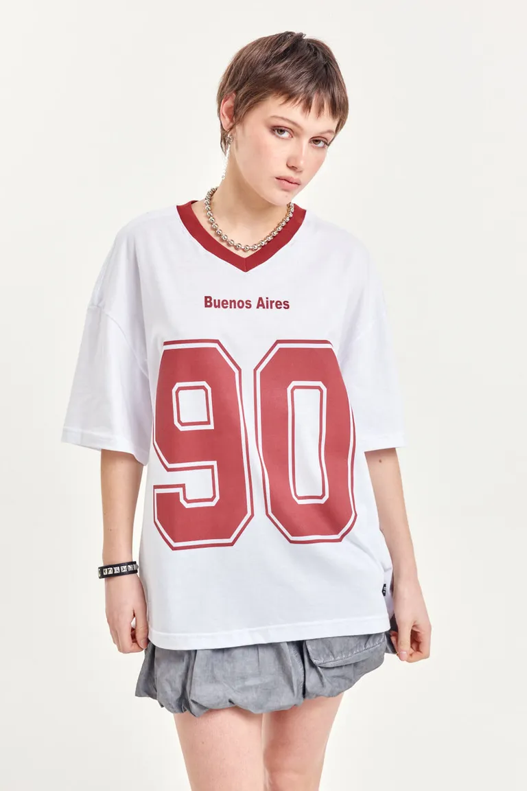 Remera de algodón pesado con estampado deportivo y corte oversized de 47 Street en Remeras para argentina