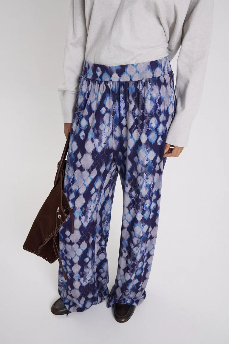 Pantalón Oxford fluido con diseño estampado y cintura elastizada de calce holgado de Maria Cher en Pantalones para argentina