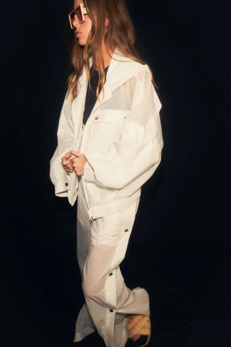 Pantalón blanco de corte recto y elegante diseño para mujer de Allo Martinez en Pantalones para argentina