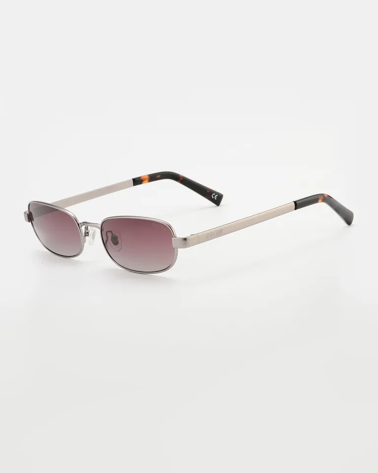 Gafas de sol de metal gris con lentes polarizadas y filtro UV para mujer de Ay Not Dead en Anteojos para argentina