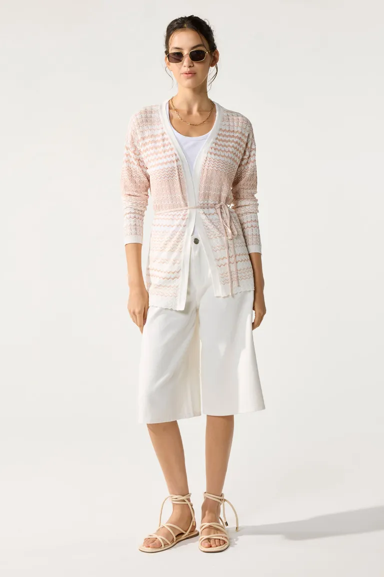 Cardigan tejido con hilo brilloso y patrón de rayas en relieve de Cuesta Blanca en Buzos y Sweaters para argentina
