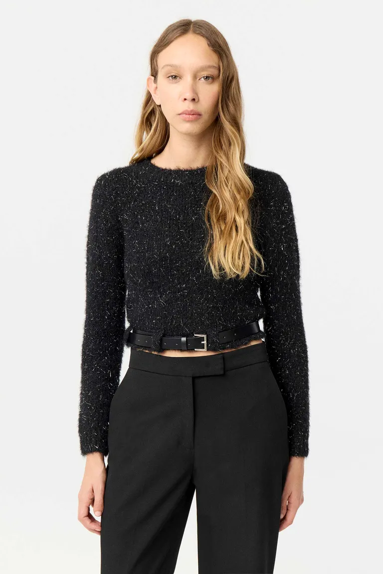 Sweater tejido de calce al cuerpo con mangas largas cuello a la base y cinto regulable de Markova en Buzos y Sweaters para argentina