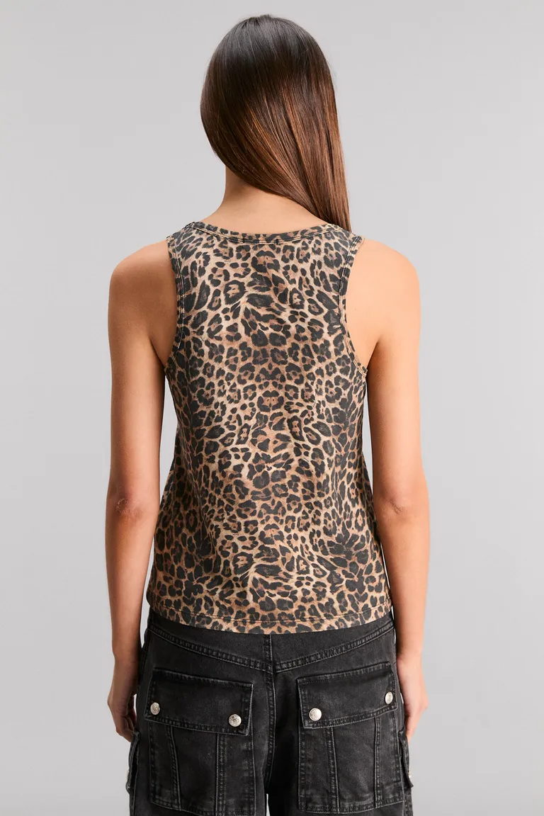 Musculosa femenina corte regular con cuello redondo estilo casual de Kosiuko en Tops para argentina