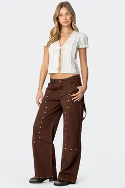 Jeans carpenter tiro bajo con tachas de Edikted en Pantalones para argentina