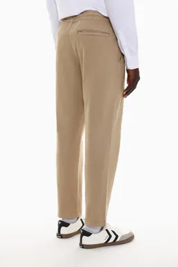 Pantalón jogger básico de Lefties en Pantalones para argentina
