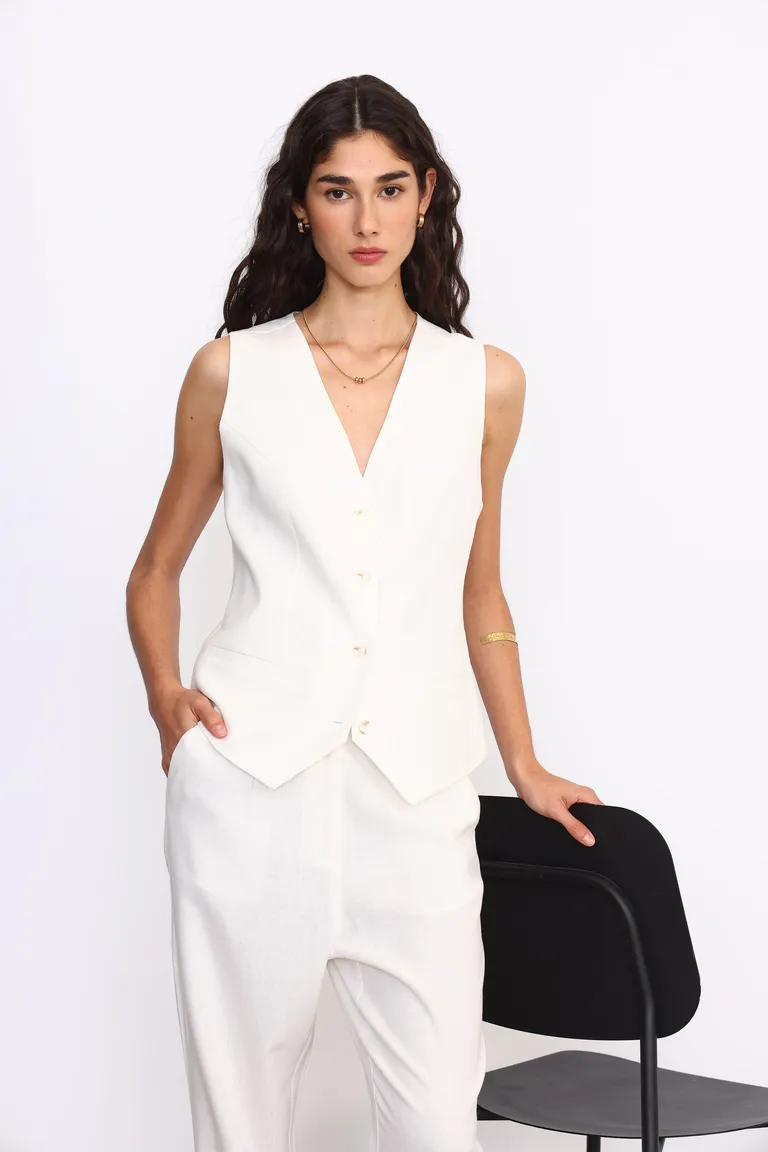 Elegante chaleco de lino para mujer con botones a tono de Yagmour en Chalecos para argentina