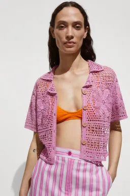 Camisa crochet con flores de Mango en Camisas para argentina