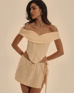 Top corset hombros descubiertos elegante de Musera en Tops para argentina