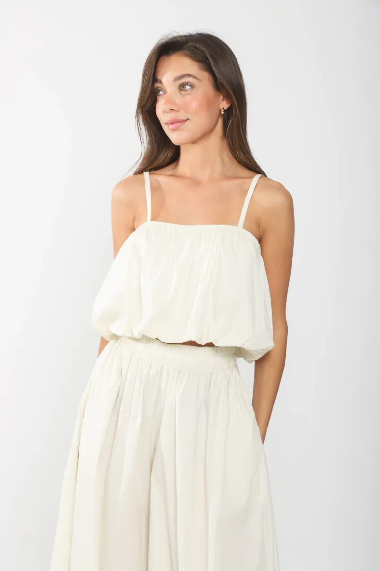 Top chiberta globo en poplin negro con elástico en la cintura y breteles regulables de Belle en Tops para argentina