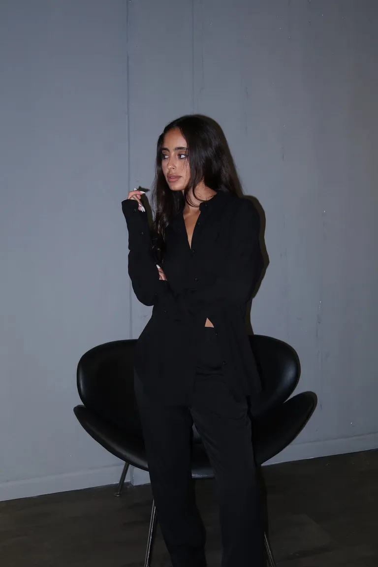 Camisa de voile de corte regular con bolsillo y cierre delantero de Naíma en Camisas para argentina