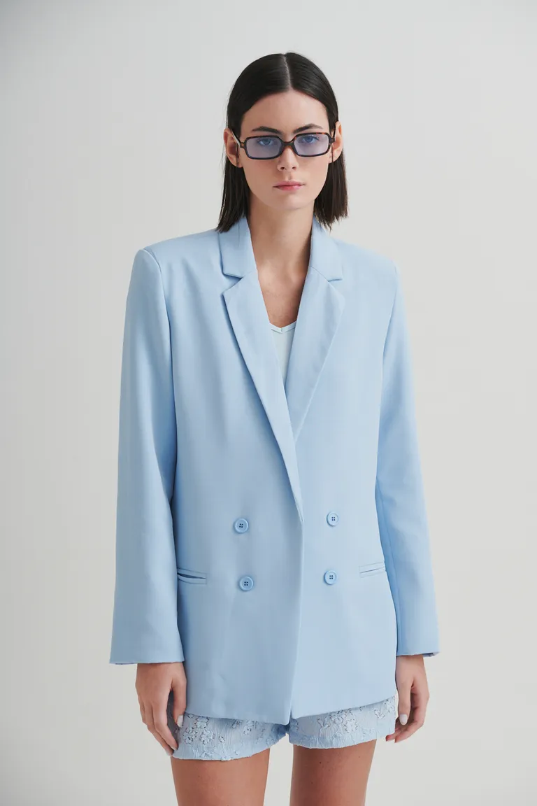 Blazer sastre clásico de estructura liviana con doble abotonadura y solapas definidas de Sweet en Blazers para argentina