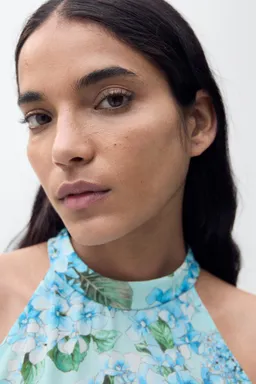 Vestido plisado estampado floral de Mango en Vestidos para argentina