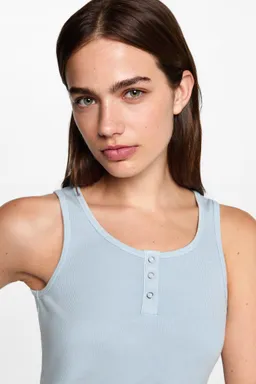 Top canalé algodón de Mango Teen en Tops para argentina