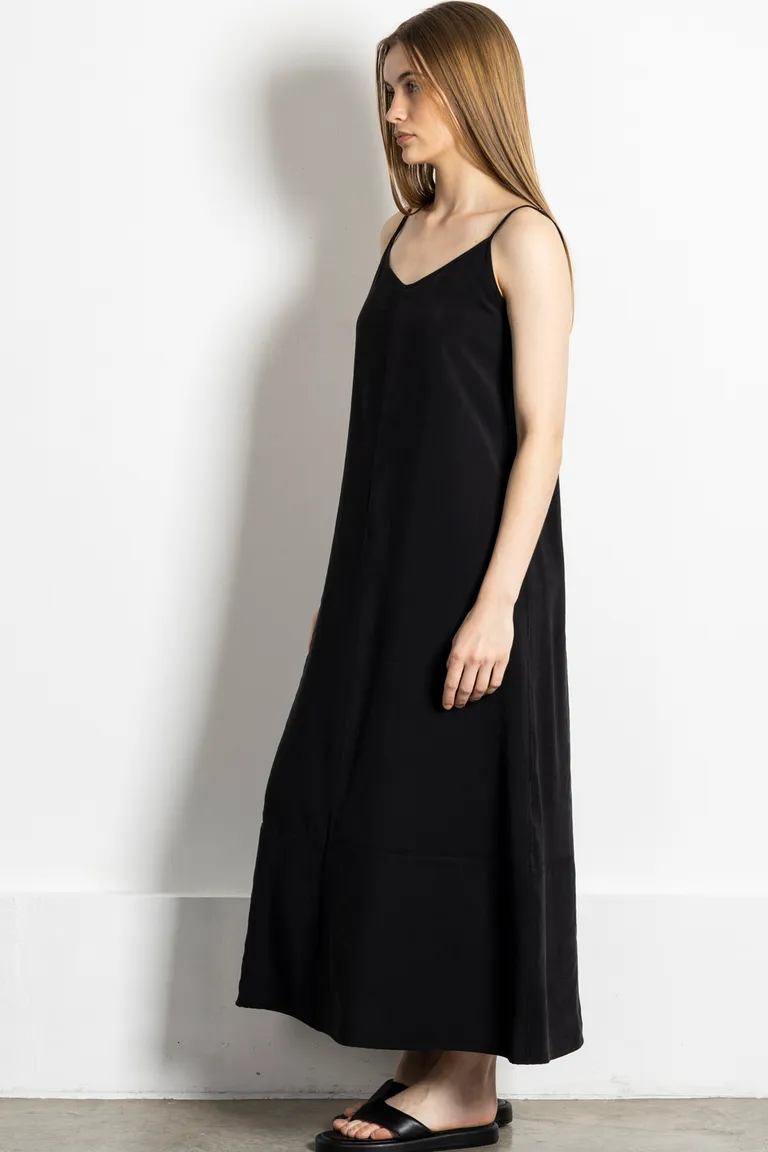 Vestido Largo Negro de Cupro con Breteles Regulables de Kill en Vestidos para argentina