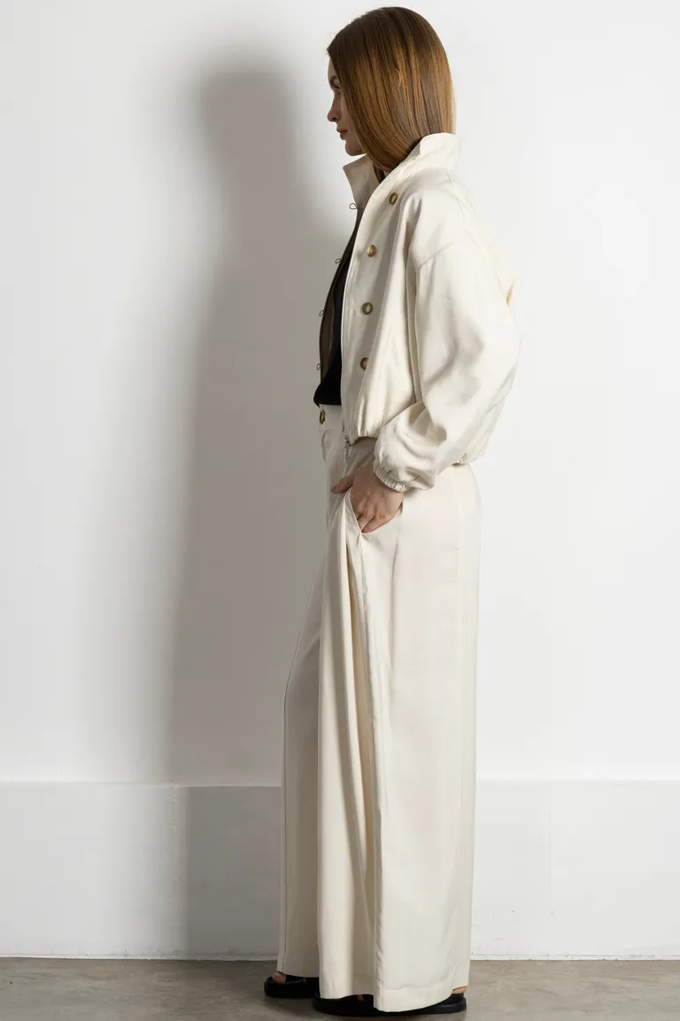 Chaqueta blanca de diseño balón con cuello alto y cierre con cremallera y botones de Kill en Chaquetas para argentina