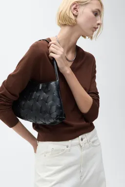 Jersey punto cuello pico de Mango en Buzos y Sweaters para argentina