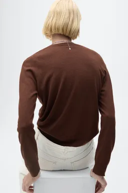Jersey punto cuello pico de Mango en Buzos y Sweaters para argentina