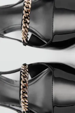 Zapato tacón tira eslabones de Mango en Zapatos con Tacos para argentina