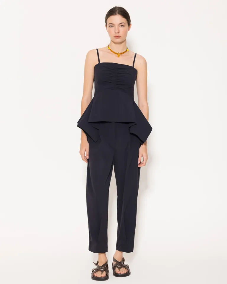 Top Dennis: Sofisticación y Comodidad en un Diseño Elegante sin Tirantes de Jazmin Chebar en Tops para argentina